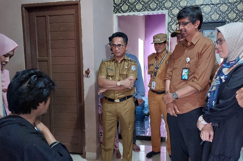 Wali Kota Sambangi Anggota KPPS yang Alami Kecelakaan Kerja