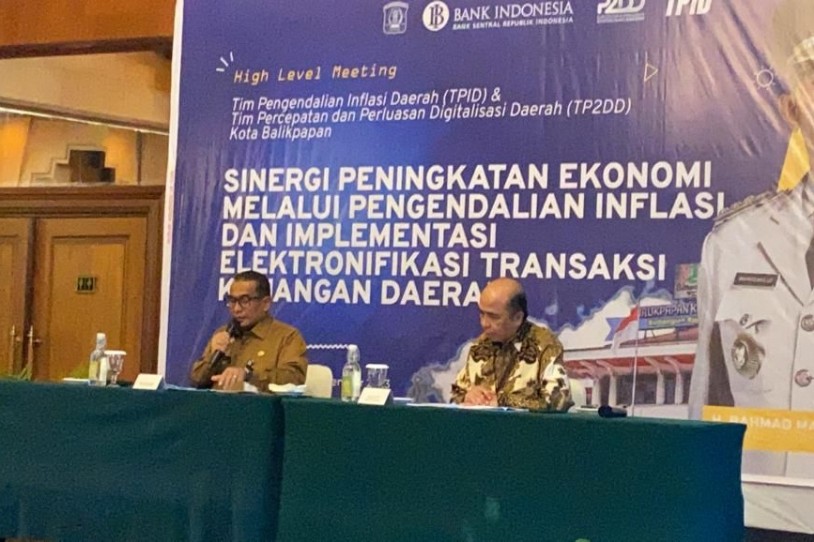 Sekda Pimpin High Level Meeting dengan TPID dan TP2DD, Bahas Pengendalian Inflasi di Penghujung Tahun