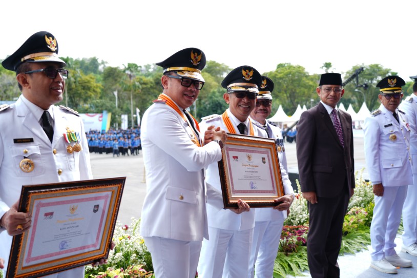 Balikpapan Terima Penghargaan Penyelenggaraan Pemerintah Daerah Terbaik Nasional, Wali Kota Rahmad Mas'ud: Ini Hasil Kerja Kolektif ASN dan Dukungan Masyarakat