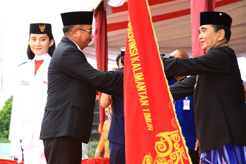 HUT Kaltim, Balikpapan Raih 16 Panji Keberhasilan Pembangunan